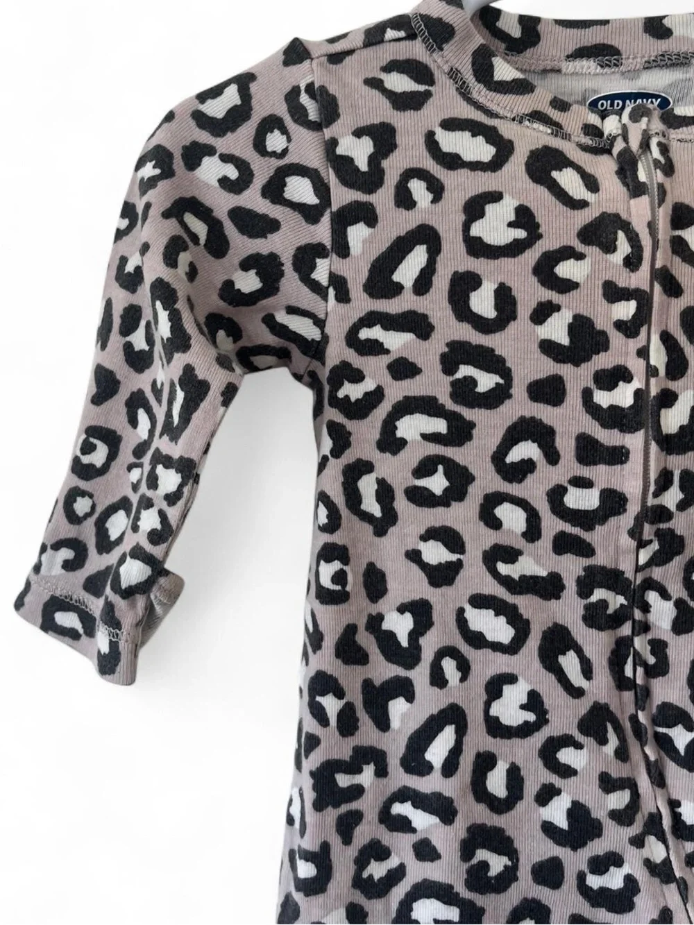 0-3M Girl 100% Cotton Old Navy One Piece Cheetah Print Coverall Sleeper Onesie